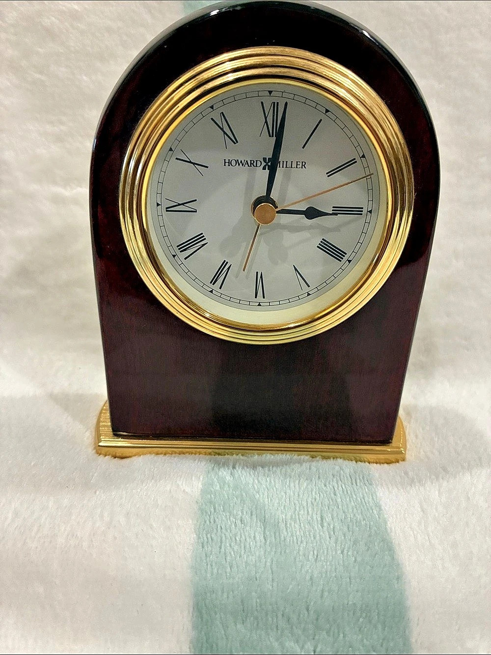 Howard Miller Model 613-487 Mantel Clock in Brown & Gold. Working condition - Picture 1 of 7